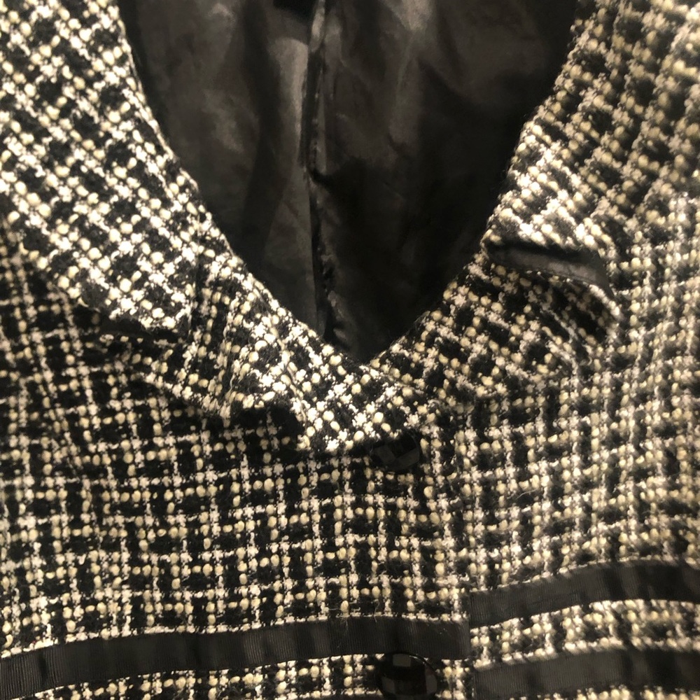 Sandro cream & Black Blazer Size Medium - Picture 4 of 8